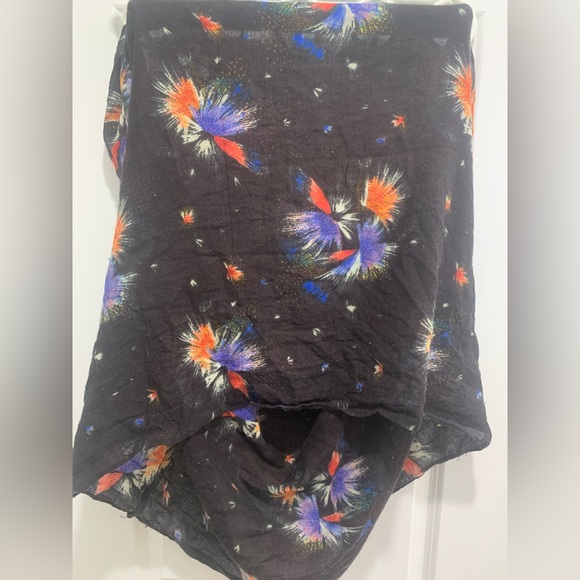 Silence and Noise infinity scarf, urban outfitters. 100% acrylic. - Picture 2 of 5